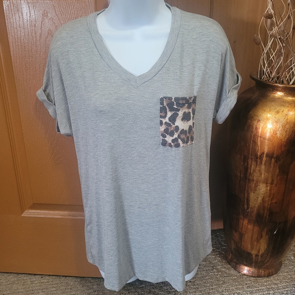 💜 New Grey V Neck Top - Picture 2 of 6